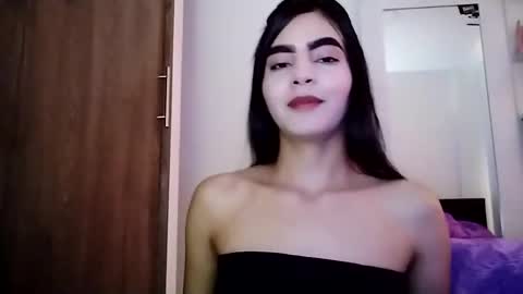 Snapshot of dulce_lucero chatting on 02/14/25, 03:58 dulce_lucero online show from 02/14/25, 03:58