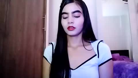 Snapshot of dulce_lucero chatting on 02/16/25, 03:59 dulce_lucero online show from 02/16/25, 03:59
