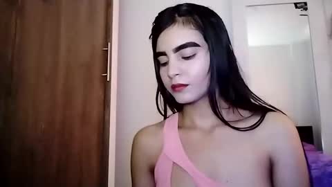 Snapshot of dulce_lucero chatting on 02/17/25, 05:53 dulce_lucero online show from 02/17/25, 05:53