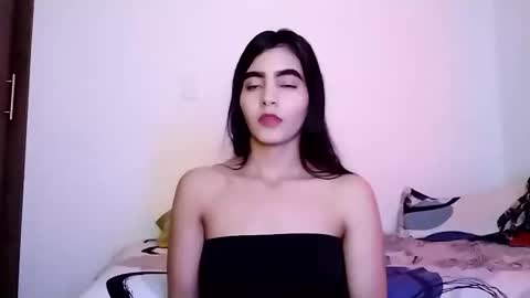 Snapshot of dulce_lucero chatting on 02/25/25, 09:35 dulce_lucero online show from 02/25/25, 09:35