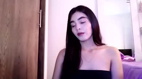 Snapshot of dulce_lucero chatting on 03/10/25, 07:40 dulce_lucero online show from 03/10/25, 07:40