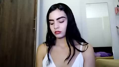 Snapshot of dulce_lucero chatting on 10/11/25, 07:34 dulce_lucero online show from 10/11/25, 07:34