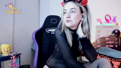 Sweetnina online show from 10/27/25, 08:57