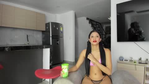 Snapshot of dulceromance chatting on 12/16/24, 06:32 Jlozada05 online show from 12/16/24, 06:32