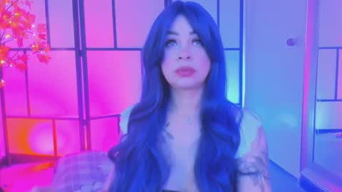 Snapshot of dulcespit_ chatting on 09/19/25, 04:58 Juana online show from 09/19/25, 04:58