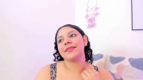 Snapshot of dullce77 chatting on 10/26/25, 07:42 Dulce online show from 10/26/25, 07:42