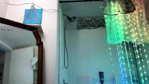 dumbgirl5150 online show from 12/19/24, 09:18