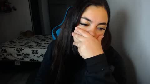 Snapshot of dumont_model chatting on 10/10/25, 01:48 Nicole online show from 10/10/25, 01:48