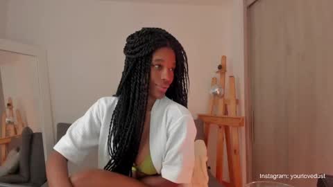 Snapshot of duna_du chatting on 12/19/24, 09:06 My birthday is tomorrow November 30 online show from 12/19/24, 09:06