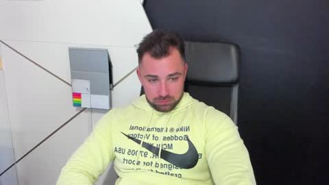 Snapshot of duncanstones chatting on 02/05/25, 08:00 DuncanStone online show from 02/05/25, 08:00