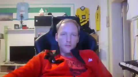 Snapshot of dunky_31 chatting on 10/17/25, 04:59 dunky_31 online show from 10/17/25, 04:59