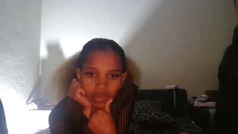 Flo  aiyah online show from 09/11/25, 09:48