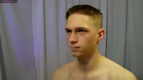 Snapshot of dustyn_fox chatting on 12/21/24, 05:29 Dustyn online show from 12/21/24, 05:29