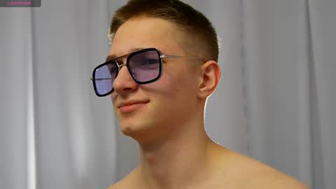 Snapshot of dustyn_fox chatting on 12/24/24, 05:02 Dustyn online show from 12/24/24, 05:02