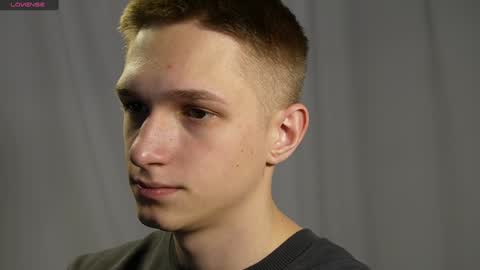 Snapshot of dustyn_fox chatting on 12/27/24, 05:26 Dustyn online show from 12/27/24, 05:26