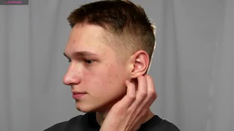 Snapshot of dustyn_fox chatting on 12/28/24, 06:29 Dustyn online show from 12/28/24, 06:29