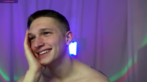 Snapshot of dustyn_fox chatting on 12/30/24, 07:48 Dustyn online show from 12/30/24, 07:48