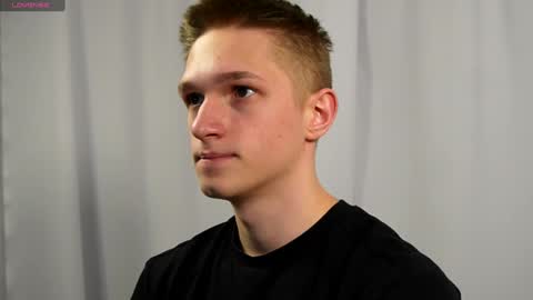 Snapshot of dustyn_fox chatting on 01/05/25, 02:30 Dustyn online show from 01/05/25, 02:30