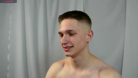 Snapshot of dustyn_fox chatting on 01/10/25, 05:13 Dustyn online show from 01/10/25, 05:13