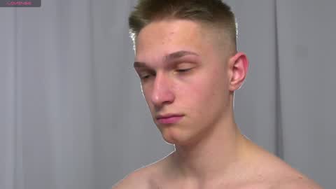 Snapshot of dustyn_fox chatting on 01/11/25, 05:29 Dustyn online show from 01/11/25, 05:29