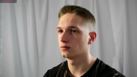 Snapshot of dustyn_fox chatting on 01/20/25, 03:07 Dustyn online show from 01/20/25, 03:07