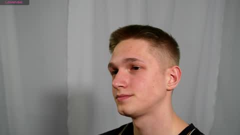 Snapshot of dustyn_fox chatting on 01/22/25, 05:49 Dustyn online show from 01/22/25, 05:49