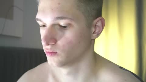 Snapshot of dustyn_fox chatting on 01/27/25, 01:09 Dustyn online show from 01/27/25, 01:09