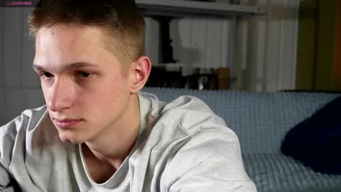 Snapshot of dustyn_fox chatting on 02/05/25, 02:48 Dustyn online show from 02/05/25, 02:48