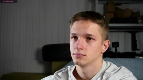 Snapshot of dustyn_fox chatting on 02/06/25, 02:26 Dustyn online show from 02/06/25, 02:26