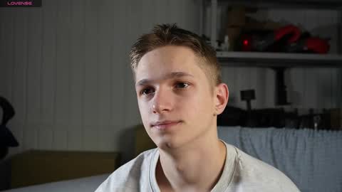 Snapshot of dustyn_fox chatting on 02/07/25, 02:15 Dustyn online show from 02/07/25, 02:15