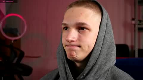 Snapshot of dustyn_fox chatting on 02/09/25, 08:02 Dustyn online show from 02/09/25, 08:02