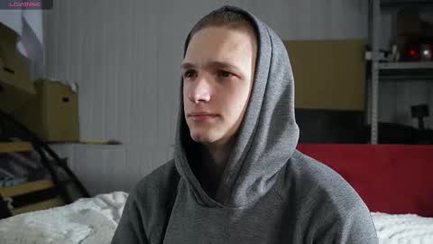 Snapshot of dustyn_fox chatting on 02/14/25, 02:23 Dustyn online show from 02/14/25, 02:23