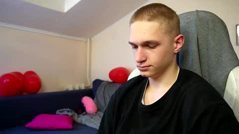 Snapshot of dustyn_fox chatting on 02/18/25, 02:16 Dustyn online show from 02/18/25, 02:16