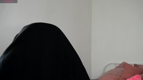 Snapshot of dustyn_fox chatting on 02/19/25, 05:49 Dustyn online show from 02/19/25, 05:49