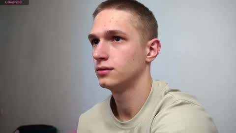 Snapshot of dustyn_fox chatting on 02/26/25, 07:27 Dustyn online show from 02/26/25, 07:27