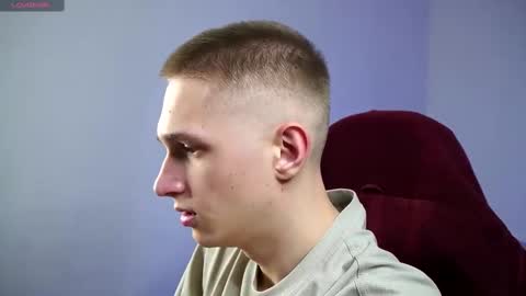 Snapshot of dustyn_fox chatting on 03/08/25, 01:03 Dustyn online show from 03/08/25, 01:03