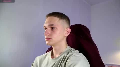 Snapshot of dustyn_fox chatting on 03/09/25, 07:45 Dustyn online show from 03/09/25, 07:45