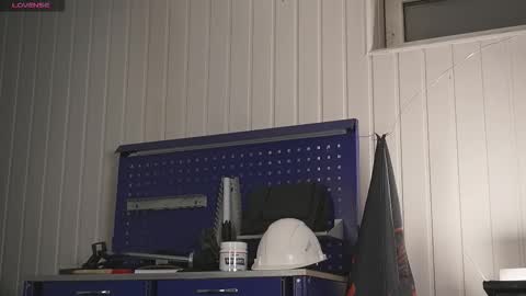 Snapshot of dustyn_fox chatting on 09/08/25, 04:39 Dustyn online show from 09/08/25, 04:39