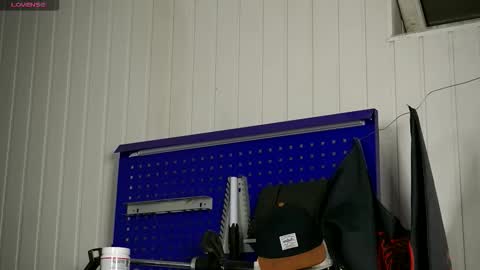 Snapshot of dustyn_fox chatting on 10/24/25, 04:36 Dustyn online show from 10/24/25, 04:36