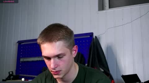 Snapshot of dustyn_fox chatting on 11/05/25, 03:45 Dustyn online show from 11/05/25, 03:45