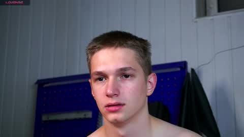 Snapshot of dustyn_fox chatting on 11/06/25, 03:46 Dustyn online show from 11/06/25, 03:46