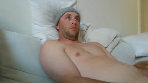 Snapshot of dustyroy09 chatting on 12/03/25, 04:20 dustyroy09 online show from 12/03/25, 04:20