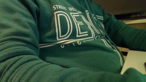 Snapshot of dutchgameboy chatting on 11/15/25, 06:48 dutchgameboy online show from 11/15/25, 06:48