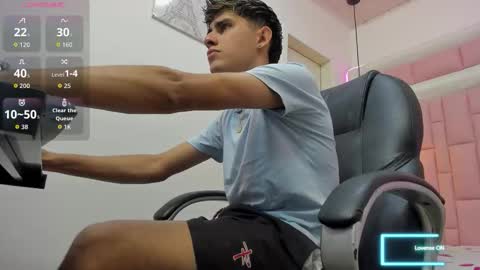 dyla_n18_ online show from 10/12/25, 11:48