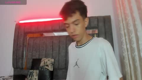 Dylan online show from 11/21/25, 11:31