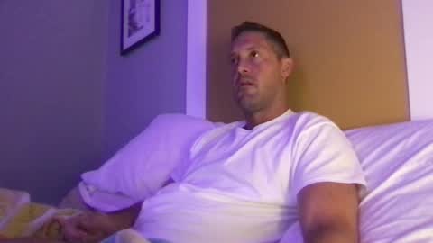 Snapshot of dylan_thick chatting on 10/14/25, 04:13 Dylans ThicK online show from 10/14/25, 04:13