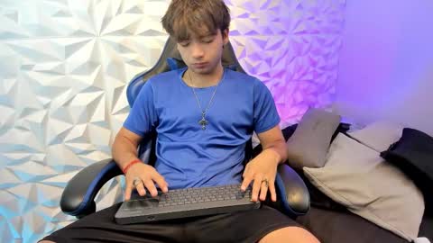 Dylan online show from 10/10/25, 02:05