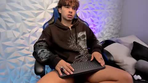 Dylan online show from 10/15/25, 01:44