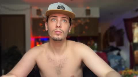 Dylan Daniel 7.8 online show from 10/17/25, 10:01