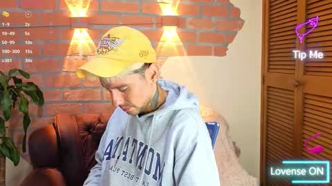 D Y L A N online show from 10/21/25, 09:04